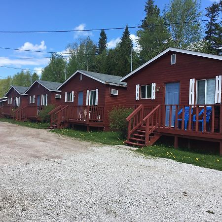 Lush'S Cottages Cormack 外观 照片