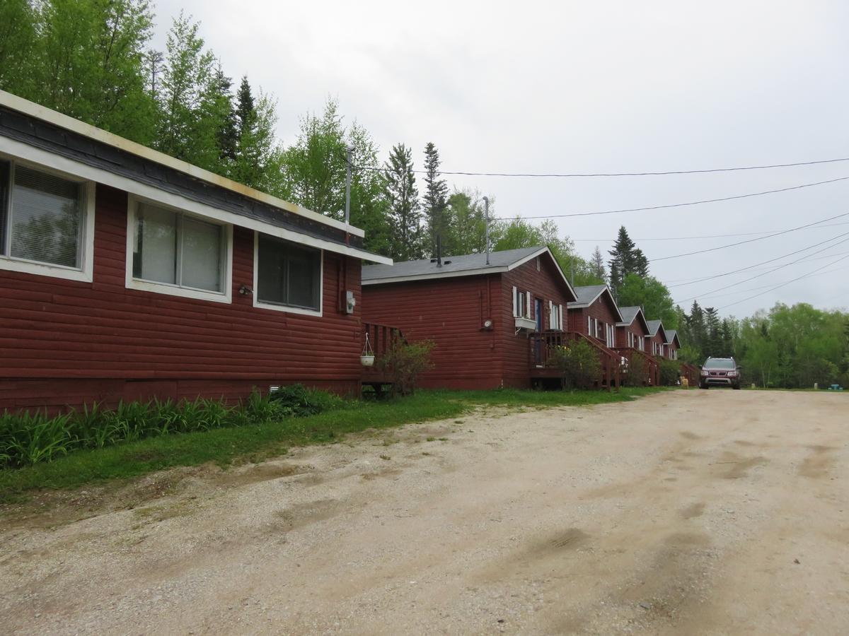 Lush'S Cottages Cormack 外观 照片
